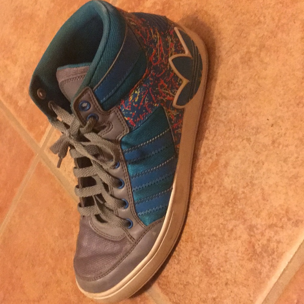 Size 5 1/2 adidas